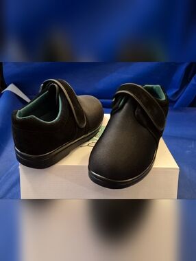 Unisex Black Slip-On Comfort Shoes